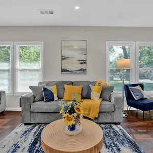 Freshly Renovated 3 Bedroom 1 Bath Home! Holiday home Memphis